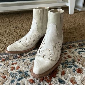 Short white cowboy boots